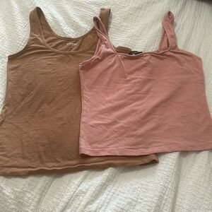 Set of 2 tank tops